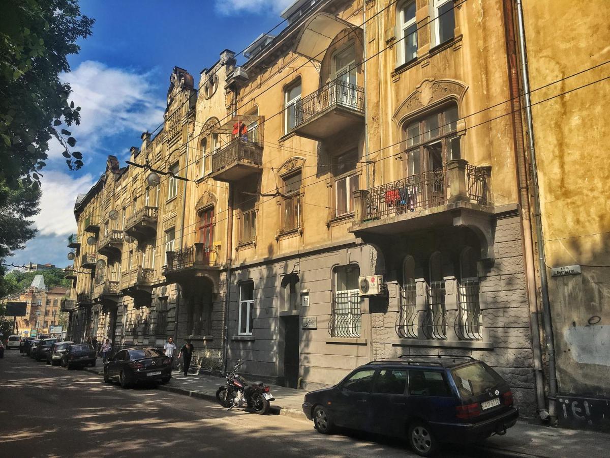 旅馆 Friends Rustaveli Str *
